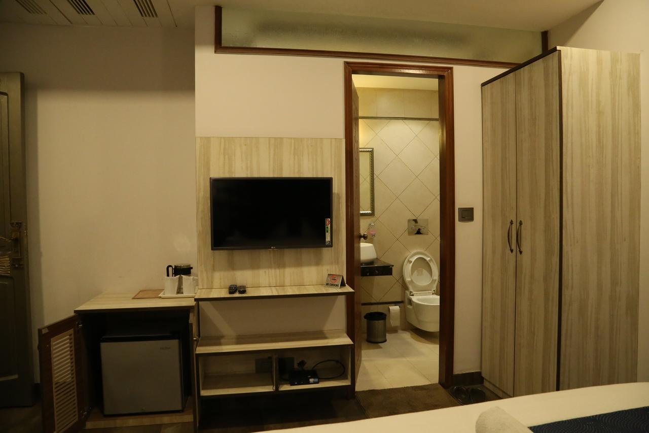 Hotel Posh Chandīgarh Eksteriør billede