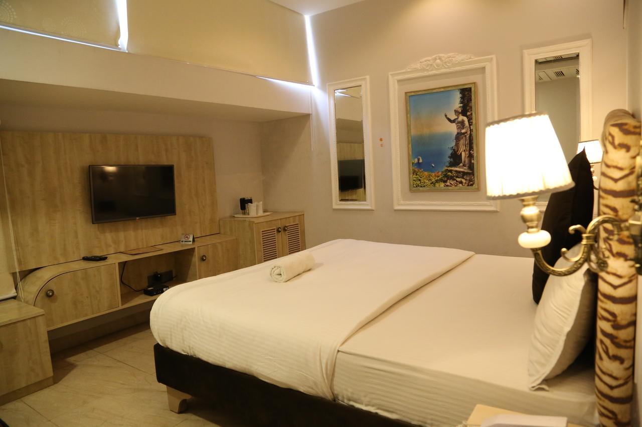 Hotel Posh Chandīgarh Eksteriør billede