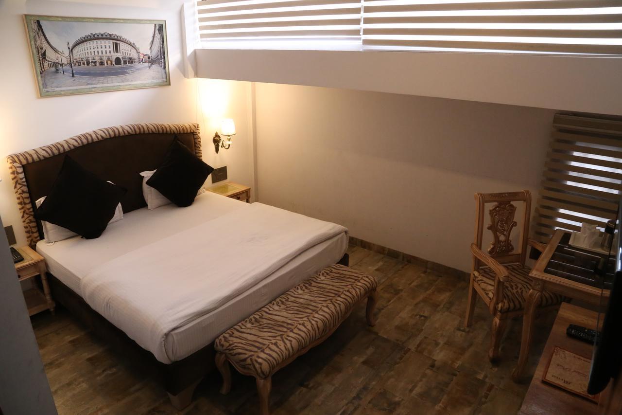 Hotel Posh Chandīgarh Eksteriør billede