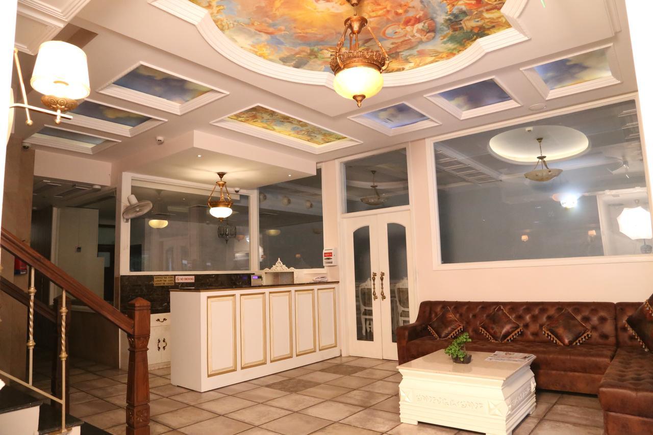 Hotel Posh Chandīgarh Eksteriør billede