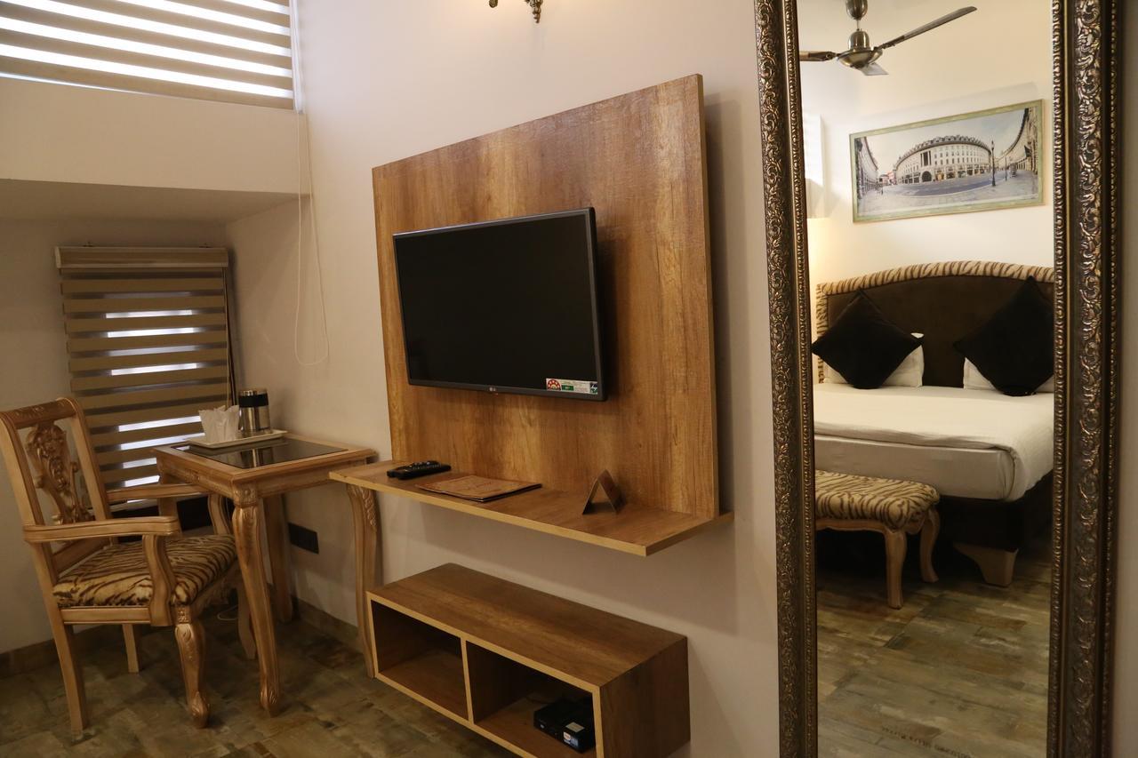 Hotel Posh Chandīgarh Eksteriør billede